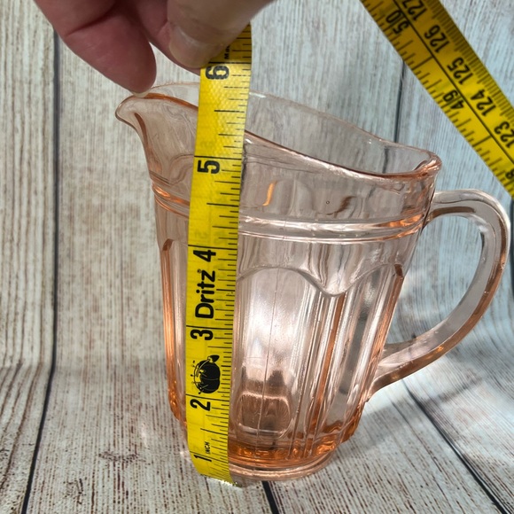 Anchor Hocking COLONIAL KNIFE &
FORK PINK 5" - 16 OZ MILK PITCHER Vintagee - Picture 6 of 8